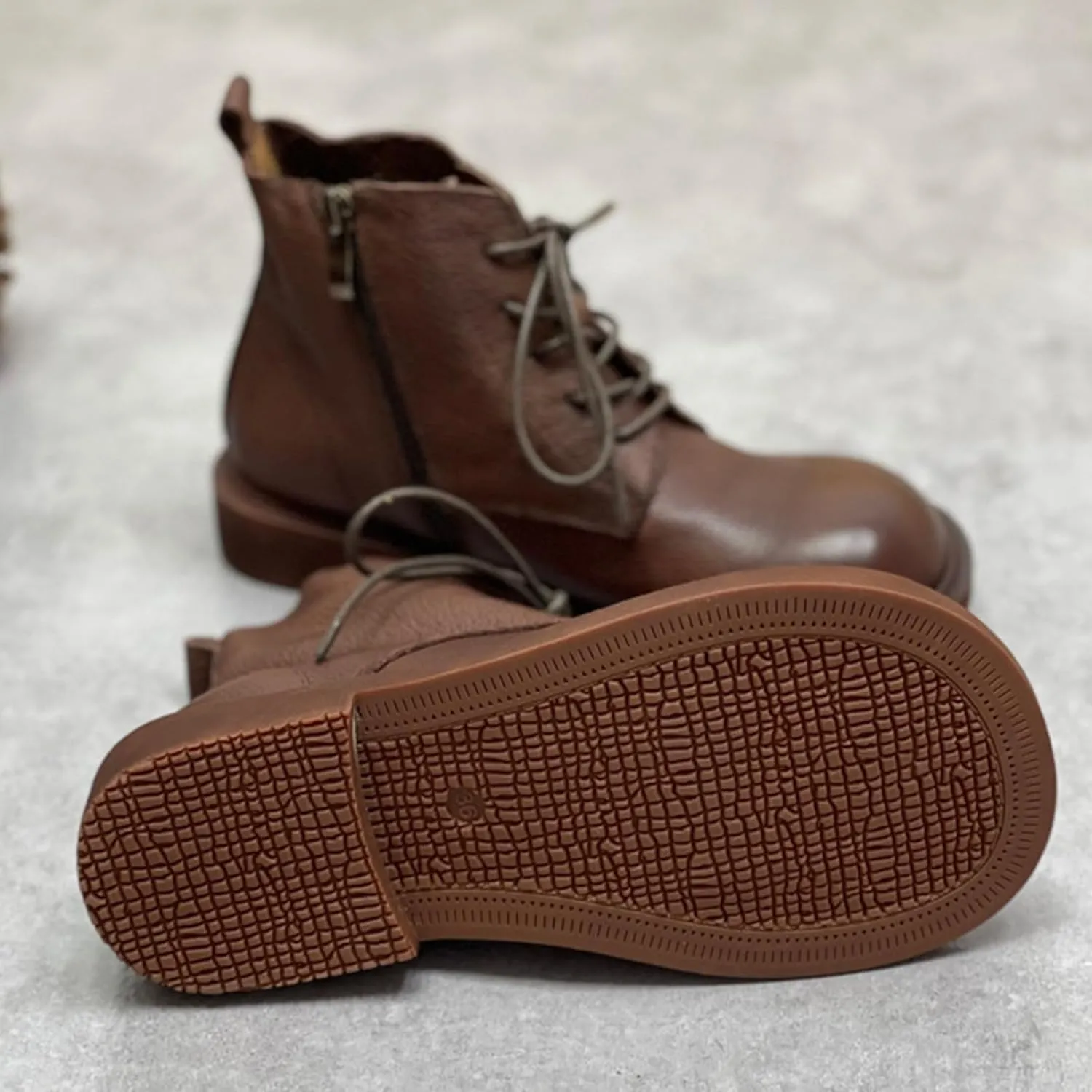 Women Genuine Leather Combat Boots Round Toe Lace-Up Flat Winter Boots Comfy Short Ankle Boots with side zipper